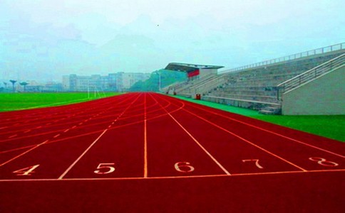 塑膠跑道在戶外